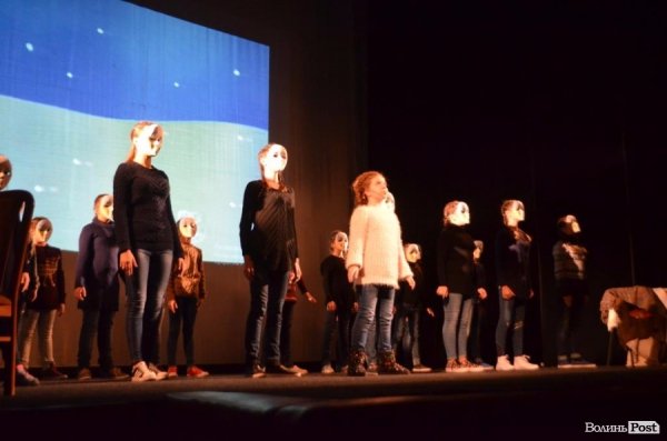 На сцені луцького театру розповіли трагічну історію з Майдану