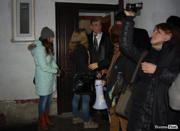 Політичні репресії по-луцьки: на активістку Євромайдану одягнуть електронний браслет. ФОТО. ВІДЕО