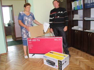 У громаді на Волині отримали техніку та меблі для першокласників