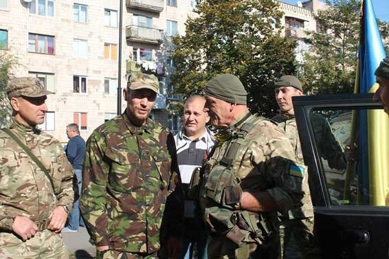 Ковельчани подарували батальйону «Світязь» вантажне авто. ФОТО