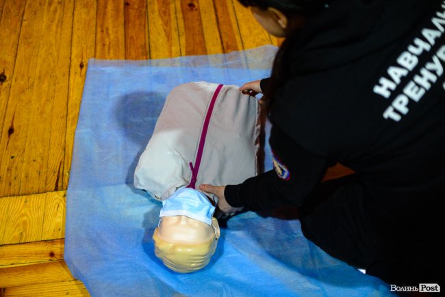 У Луцьку вчили надавати домедичну допомогу. ФОТО