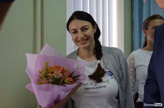 Необхідне для немовлят: у Луцьку вручили перші на Волині пакунки маляти. ФОТО