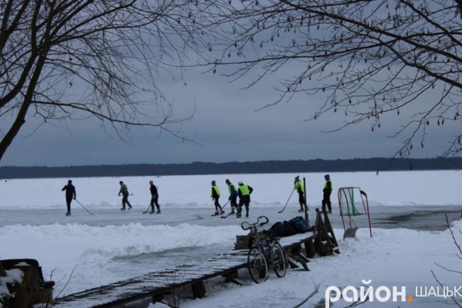 Показали зимовий вечір на Шацькому поозер'ї. ФОТО