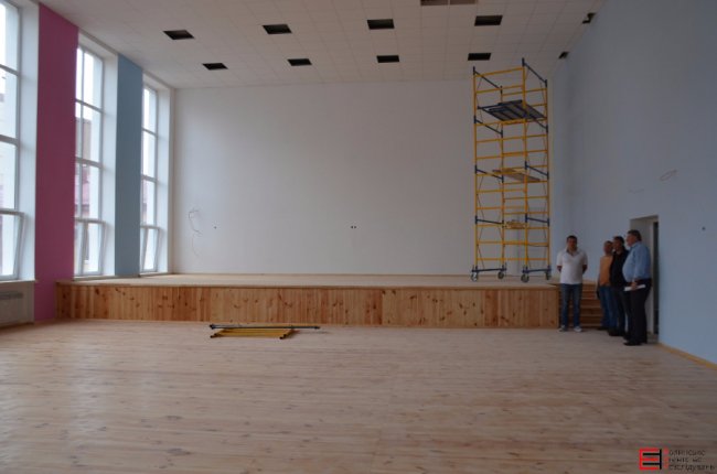 «Ні грошей, ні школи, ні дороги»: розповіли, чому 27 школа не готова до здачі