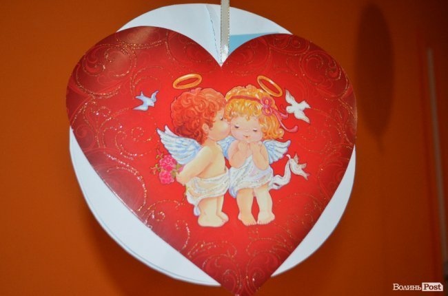 Розіграші, подарунки, вечірка: день закоханих у «ПортCity»