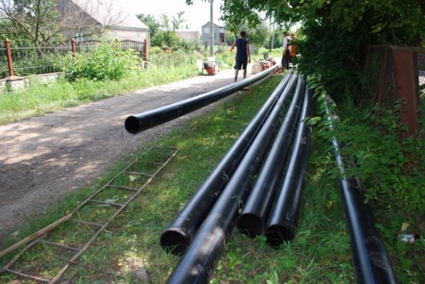 Під Луцьком проводить заміну аварійної ділянки водогону. ФОТО
