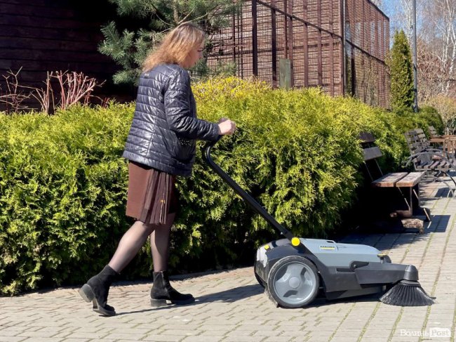 Луцький підприємець Андрій Соломін подарував зоопарку техніку Karcher