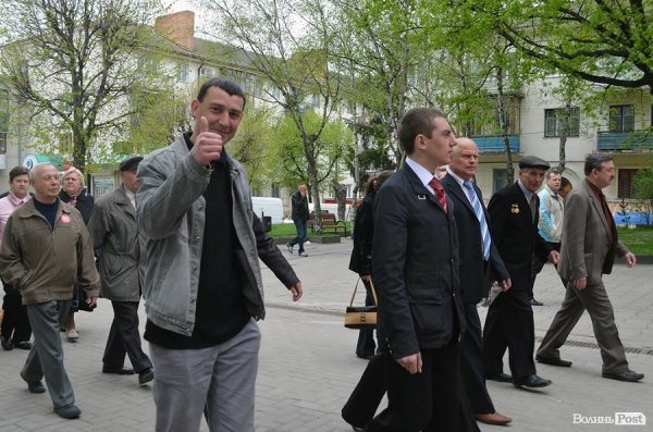 Святкувати «пєрвамай» в Луцьк приїхали комуністи з «Таїланду, Сінгапуру і Бермудів». ФОТО