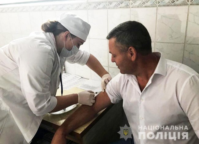 Волинські поліцейські вакцинуються проти дифтерії та правця