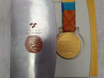 Паралімпійський чемпіон з Волині продає своє «золото», щоб допомогти ЗСУ
