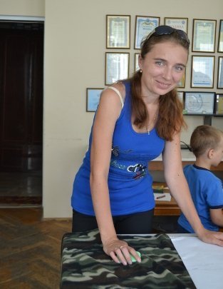 Луцькі матері шиють військовим балаклави