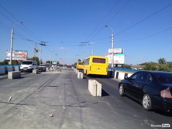 «Як у вересні збільшиться потік транспорту, це буде жесть», - водії про ремонт мосту на Соборності. ФОТО. ВІДЕО
