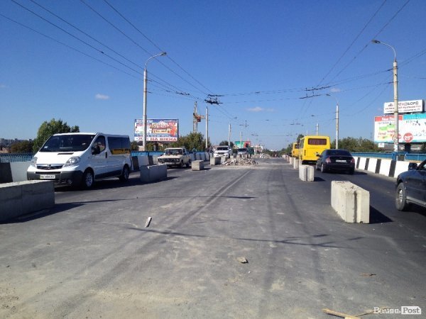 «Як у вересні збільшиться потік транспорту, це буде жесть», - водії про ремонт мосту на Соборності. ФОТО. ВІДЕО