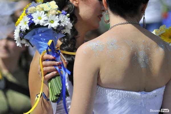 Парад наречених у Луцьку. ФОТО