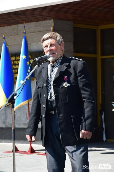 Відомому луцькому скульптору вручили відзнаку. ФОТО