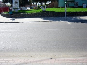 «Невидимі переходи»: на дорогах у Володимирі нема розмітки