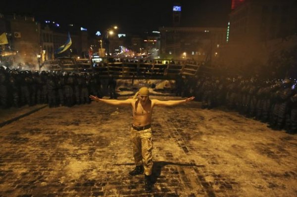 Штурм Євромайдану. ФОТО 