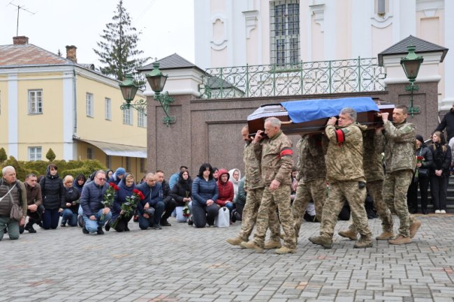 У Луцьку попрощалися з Героєм Іваном Литвинчуком, який загинув у жовтні 2024-го