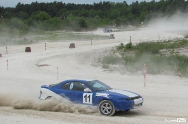 Під Луцьком змагалися автогонщики. ФОТО 