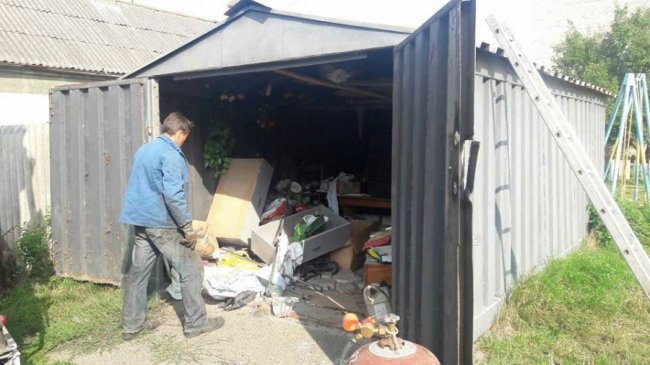 Луцьким муніципалам погрожували розправою за демонтований гараж