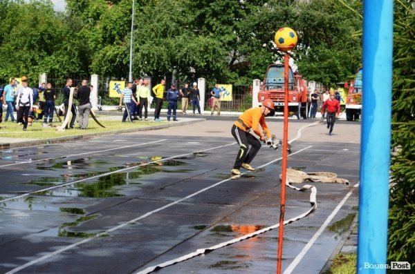 Найвправніші волинські рятувальники - з Луцька та Торчина. ФОТО
