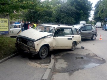 Аварія у Луцьку: зіткнулися дві автівки. ФОТО
