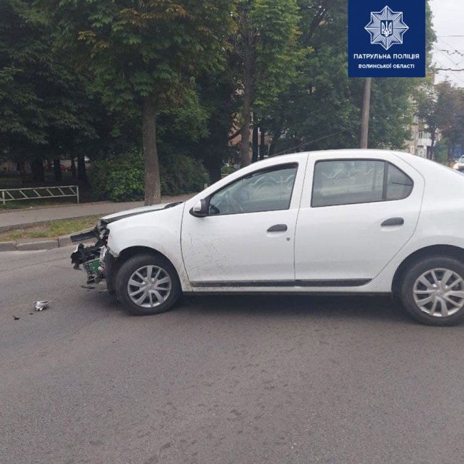 У Луцьку на Перемоги зіткнулись два Renault Logan