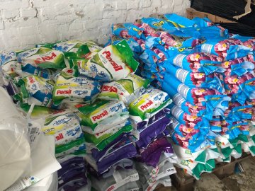 Вилучили товару на 2 мільйони: на Волині викрили масштабне підпільне виробництво побутової хімії. ФОТО