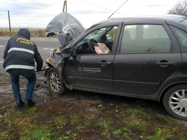 На трасі Рівне-Володимир-Волинський зіткнулися дві автівки: троє постраждалих. ФОТО