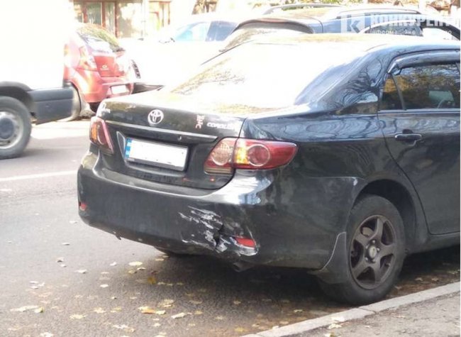 У Луцьку зіткнулись Peugeot та Toyota. ФОТО