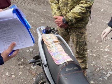 Судитимуть прикордонника Луцького загону, якого викрили на хабарі