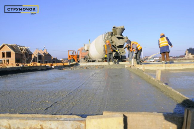 «Інвестор» перетворює пустир під Луцьком на унікальний житловий комплекс. ФОТО*