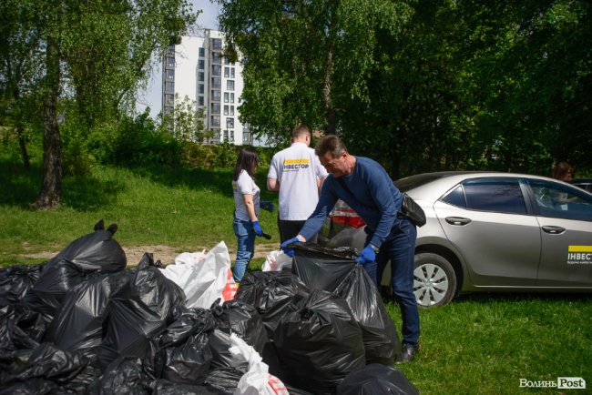 «Це може бути суперлокація»: «Інвестор» влаштував толоку у ботанічному саду на Потебні. ФОТО*