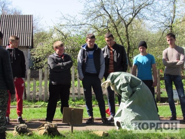 На Волині юнаків готують до бою. ФОТО