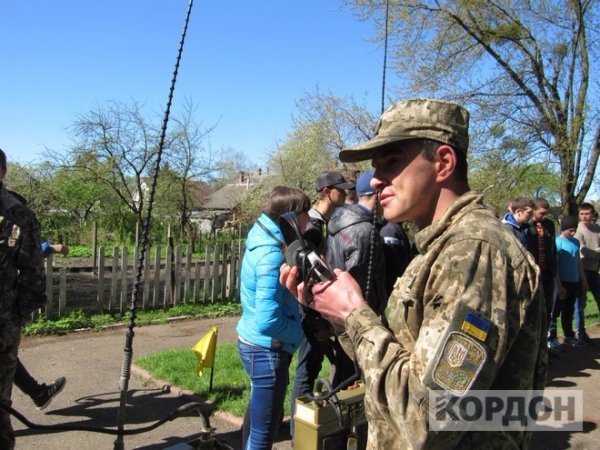 На Волині юнаків готують до бою. ФОТО