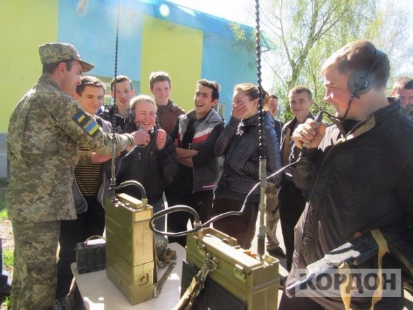 На Волині юнаків готують до бою. ФОТО