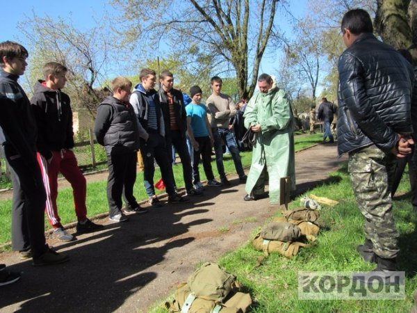 На Волині юнаків готують до бою. ФОТО