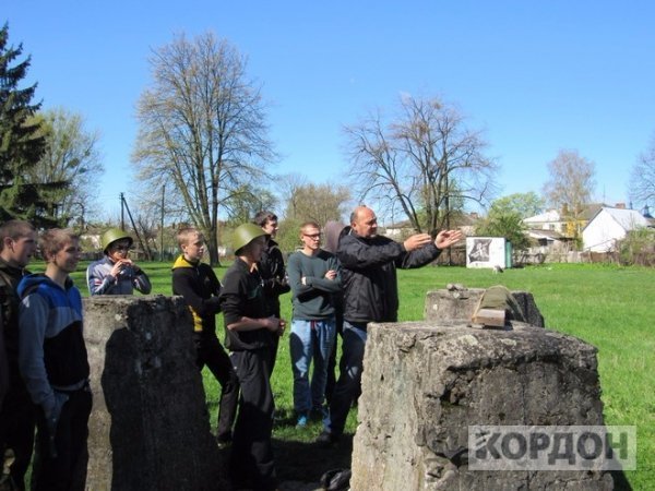 На Волині юнаків готують до бою. ФОТО