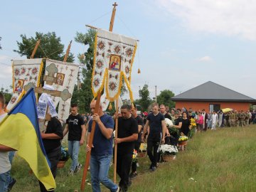 У Прилісненській громаді попрощалися із Героєм Ігорем Паламарем