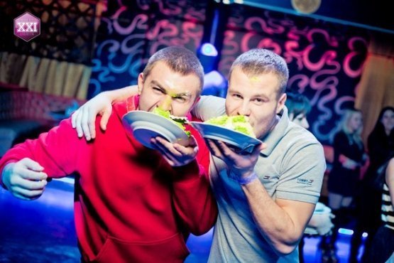 Фото футбольної вечірки в «трьошці»