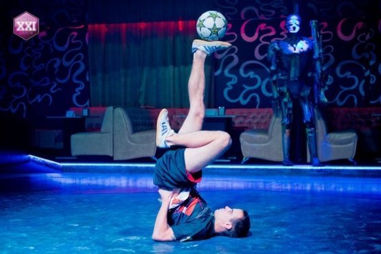 Фото футбольної вечірки в «трьошці»