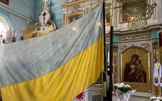 У храмі на Волині знайшли прапор, який берегли майже 100 років