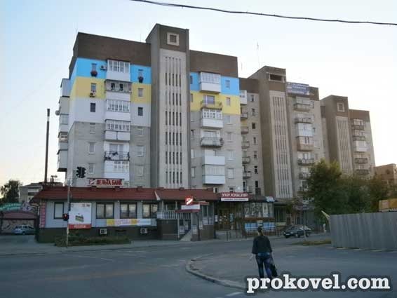 Місто на Волині «одягнули» в  патріотичні кольори. ФОТО