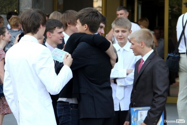 Луцьк відгуляв шкільні випускні. ФОТО