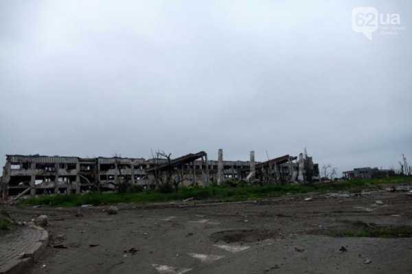 Фото Донецького аеропорту нагадують кадри з фільму про кінець світу