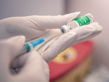 У МОЗ повідомили, коли можна робити бустерну дозу вакцини від COVID 