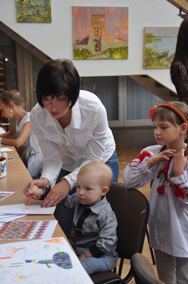 Як волинські дівчата писали листи воякам. ФОТО
