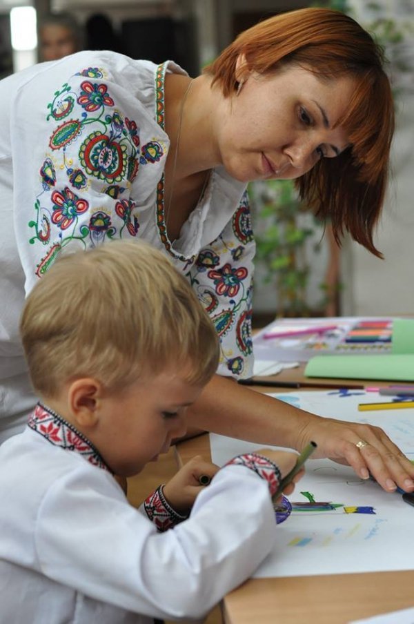 Як волинські дівчата писали листи воякам. ФОТО