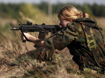У ЗСУ 37 тисяч жінок захищають країну від російських окупантів