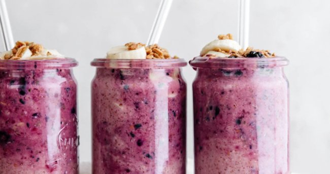 Здорове харчування для зайнятих людей: як швидко готувати корисні сніданки та смузі вдома